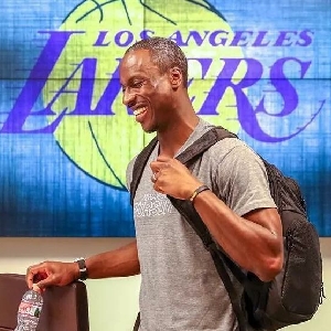 粉黑并置降 粉黑并置降