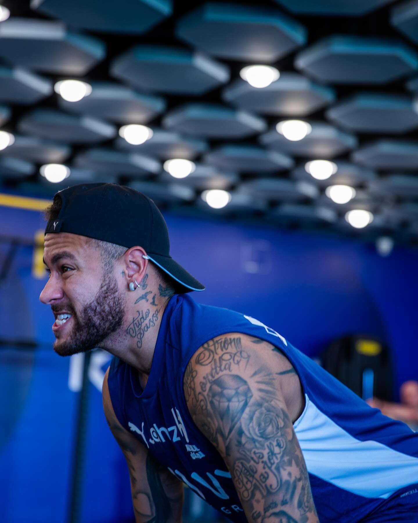 本文围绕 本文围绕